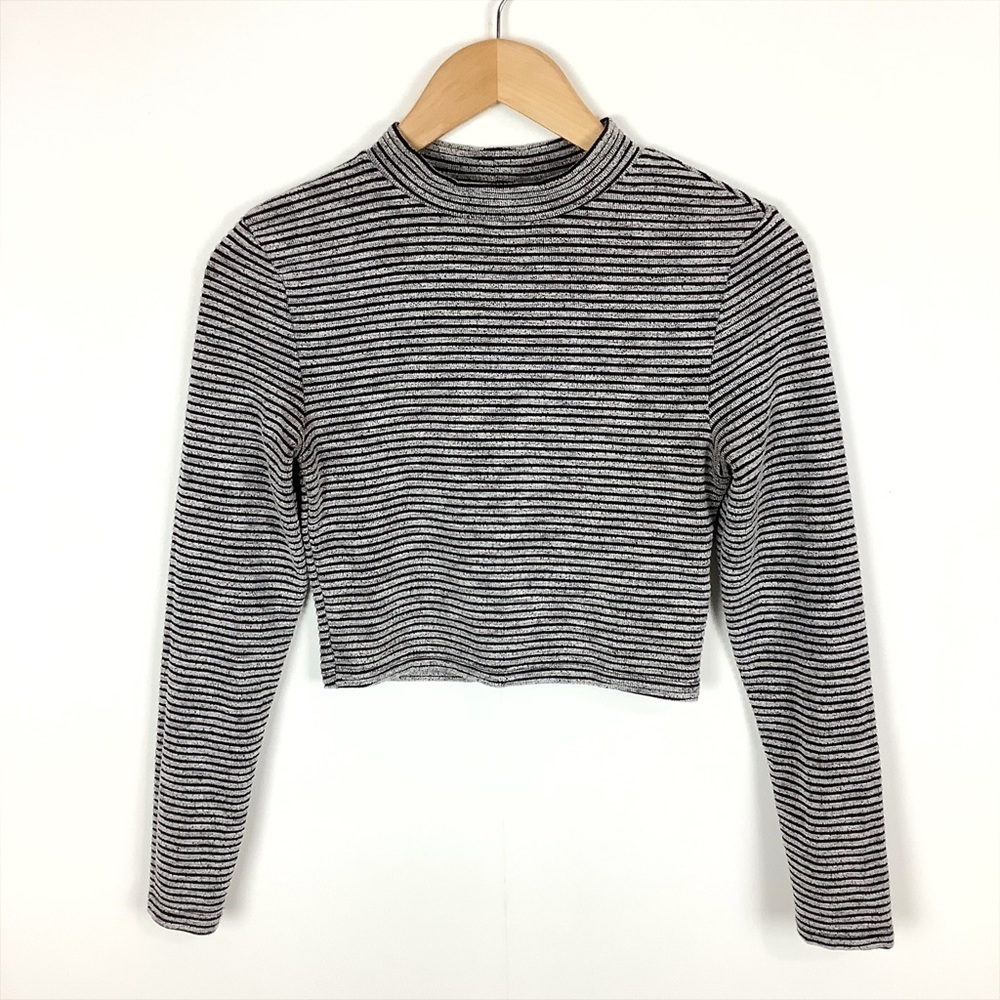 H&M Divided Women’s Long Sleeve Crop Top Mock Neck Stripe Size Small - Picture 1 of 6